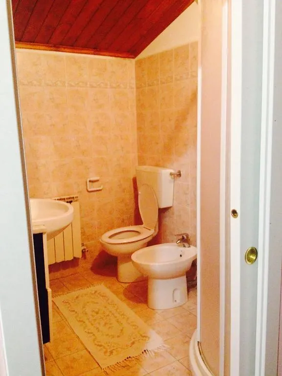ريكو ديل غولفو دي سبيزيا Il Ghiro B&B فندق مبيت وإفطار