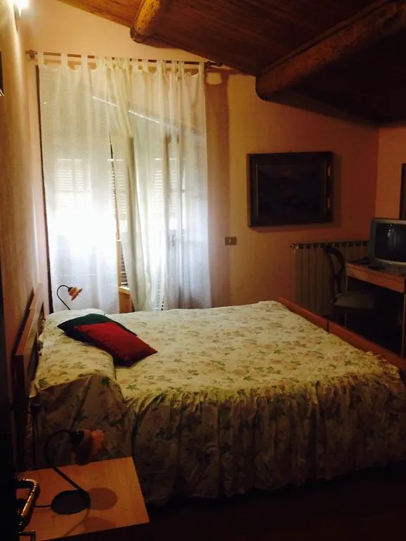 Il Ghiro B&B Riccò del Golfo di Spezia Couette-café